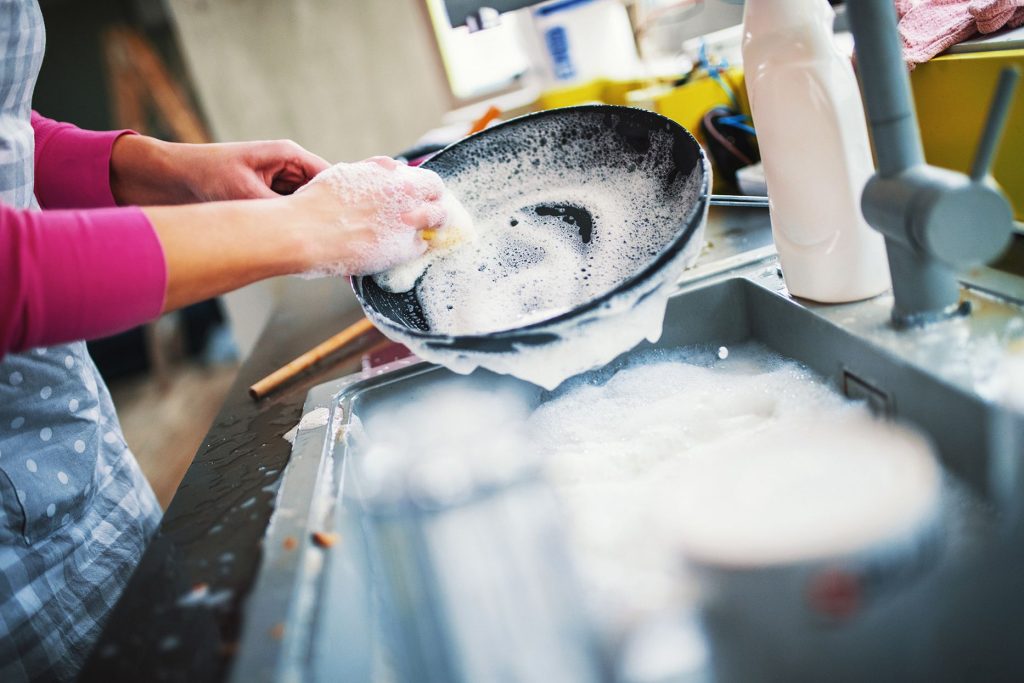 cleaning dish